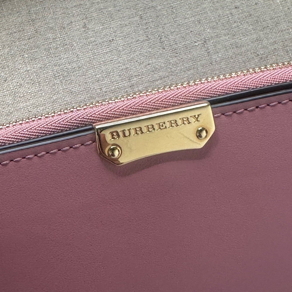 Burberry New with Tags L-Zipper Pink Leather Wallet - Picture 3 of 6
